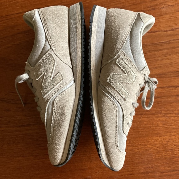 New Balance Women's Buty 620 Toe Caps, gray - Picture 1 of 13